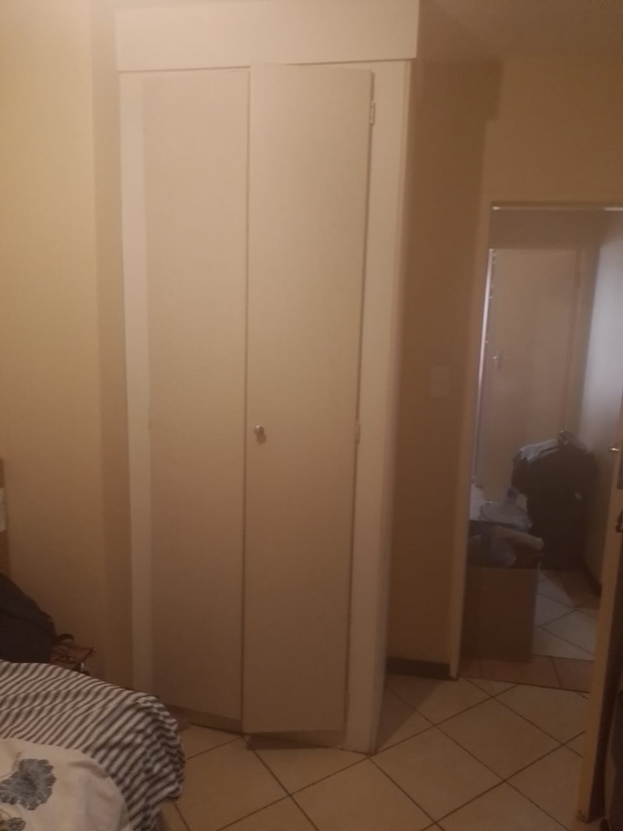 2 Bedroom Property for Sale in Noordwyk Gauteng
