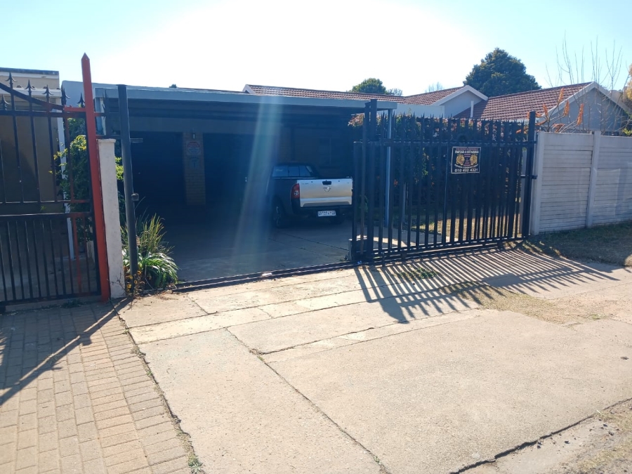 3 Bedroom Property for Sale in Greenhills Gauteng