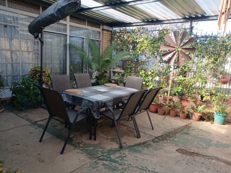 3 Bedroom Property for Sale in Greenhills Gauteng