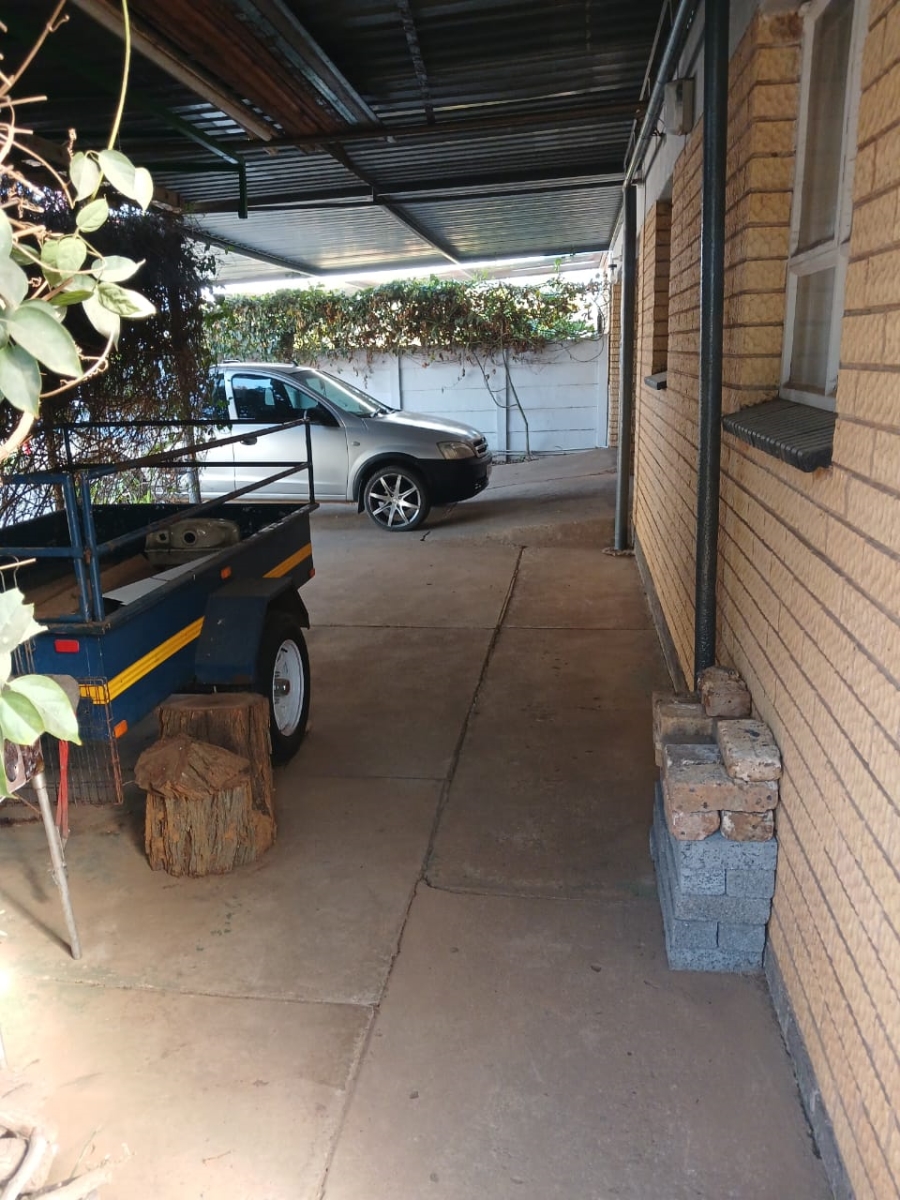 3 Bedroom Property for Sale in Greenhills Gauteng