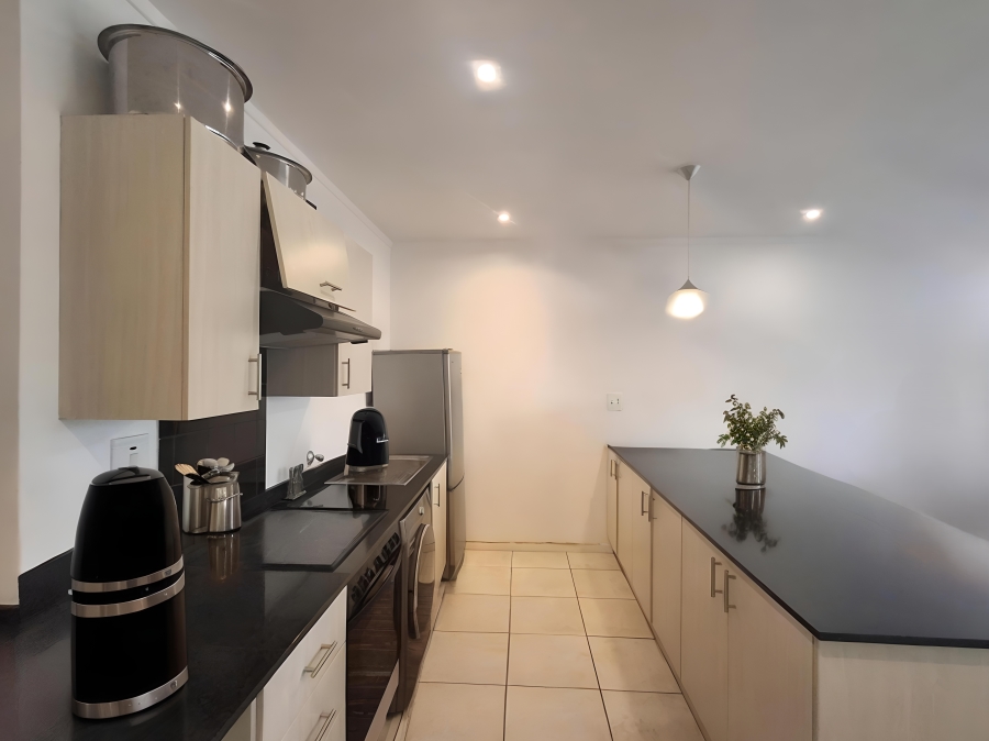 1 Bedroom Property for Sale in Hurlingham Gauteng