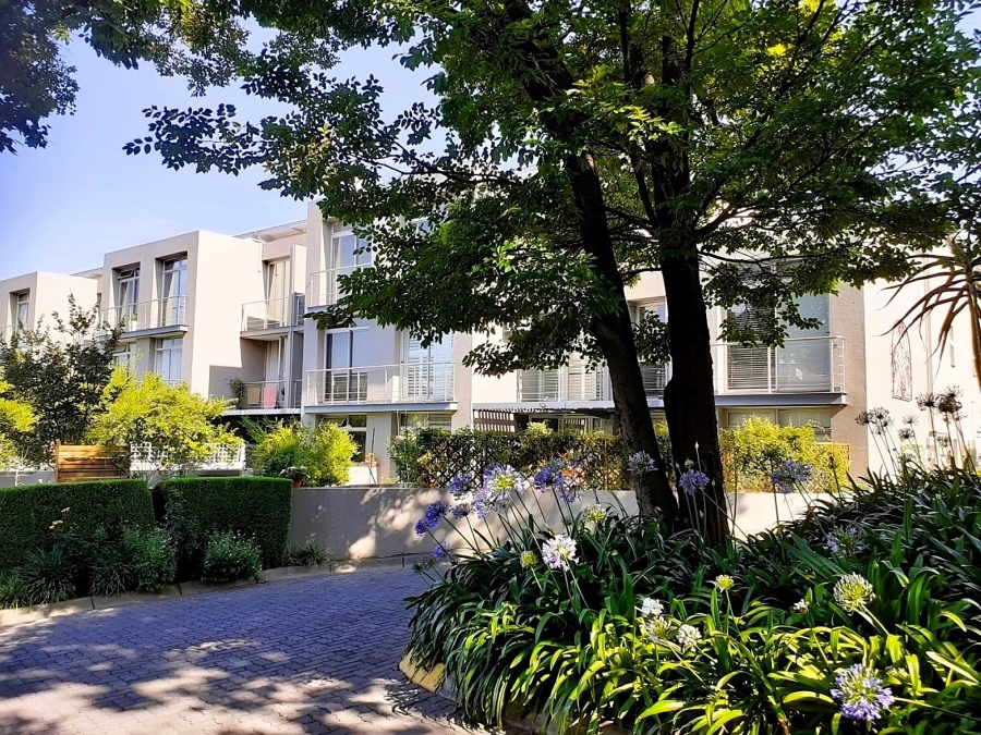 1 Bedroom Property for Sale in Hurlingham Gauteng