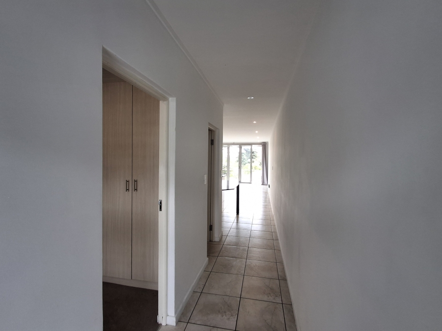 1 Bedroom Property for Sale in Hurlingham Gauteng