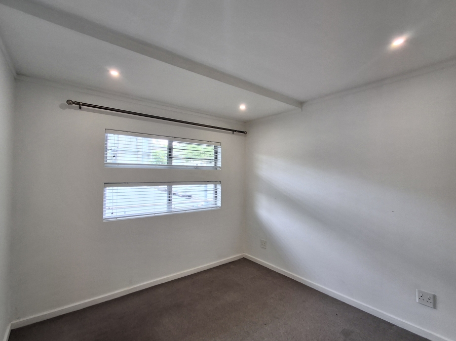 1 Bedroom Property for Sale in Hurlingham Gauteng