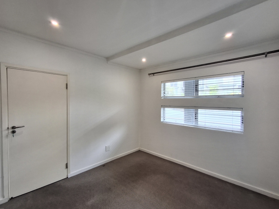 1 Bedroom Property for Sale in Hurlingham Gauteng