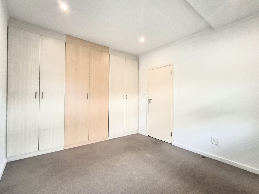1 Bedroom Property for Sale in Hurlingham Gauteng