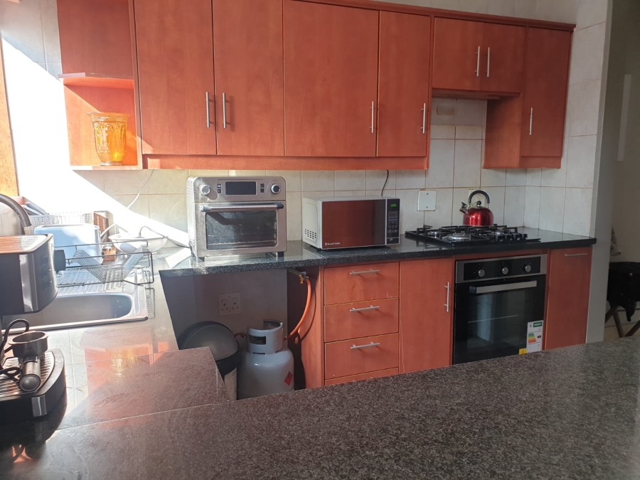 2 Bedroom Property for Sale in Queenswood Gauteng