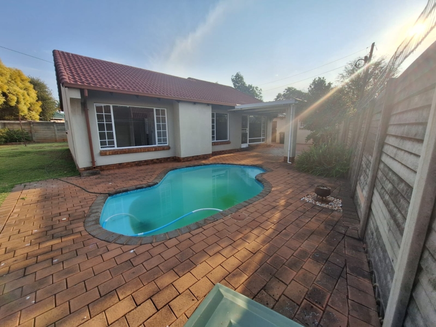 To Let 3 Bedroom Property for Rent in Doornpoort Gauteng
