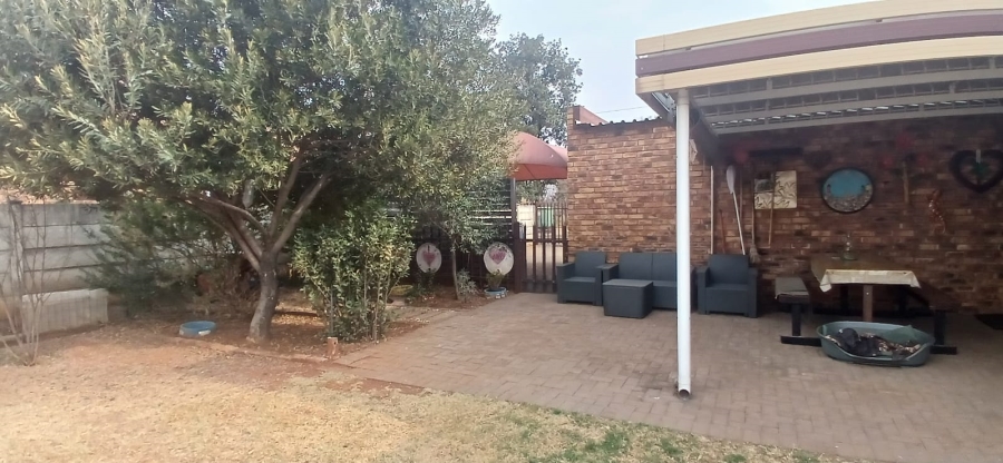3 Bedroom Property for Sale in Kookrus Gauteng
