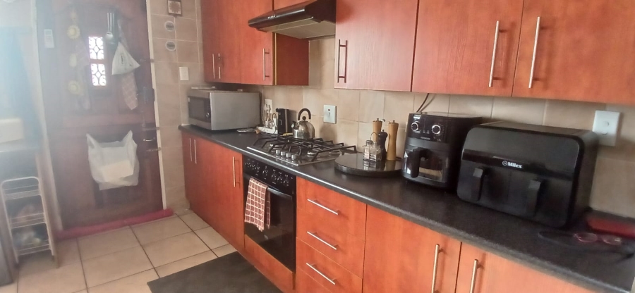 3 Bedroom Property for Sale in Kookrus Gauteng