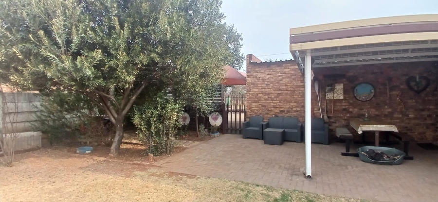 3 Bedroom Property for Sale in Kookrus Gauteng