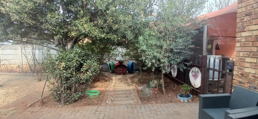3 Bedroom Property for Sale in Kookrus Gauteng