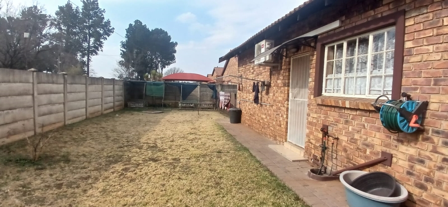 3 Bedroom Property for Sale in Kookrus Gauteng