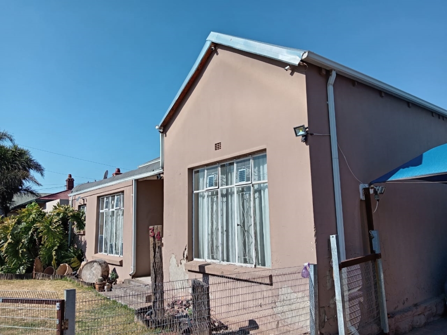 4 Bedroom Property for Sale in Roodepoort North Gauteng