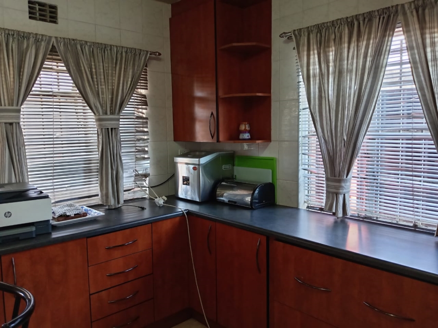 4 Bedroom Property for Sale in Roodepoort North Gauteng