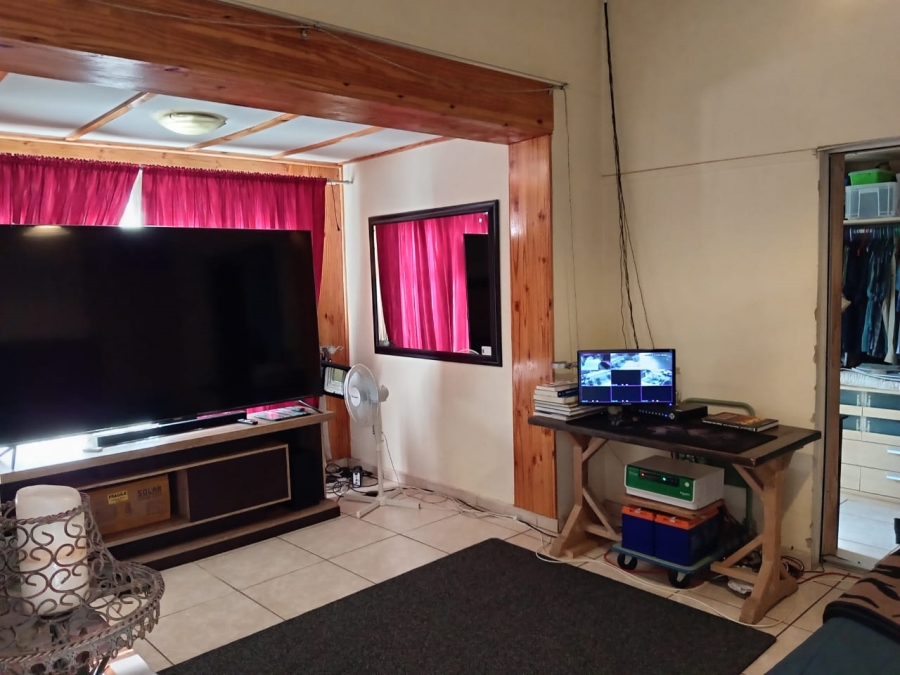 4 Bedroom Property for Sale in Roodepoort North Gauteng