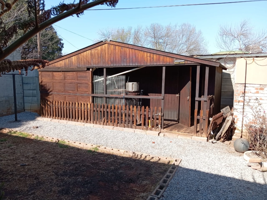 4 Bedroom Property for Sale in Roodepoort North Gauteng