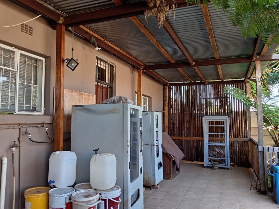 4 Bedroom Property for Sale in Roodepoort North Gauteng