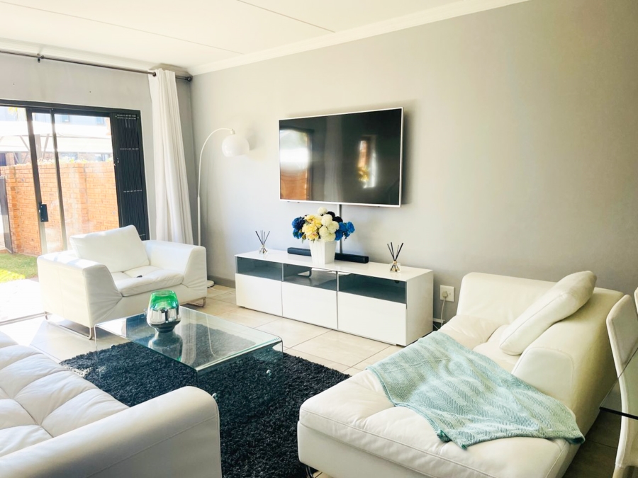 2 Bedroom Property for Sale in Blue Hills AH Gauteng