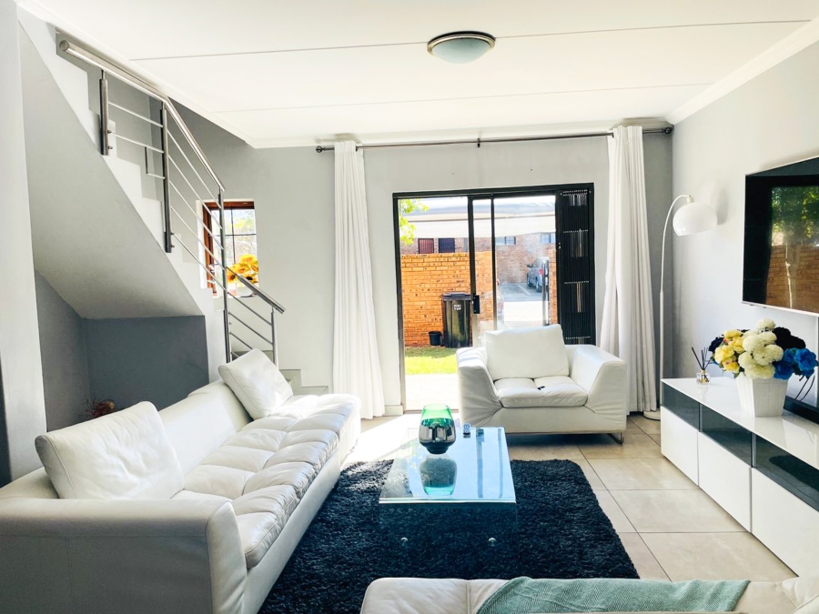2 Bedroom Property for Sale in Blue Hills AH Gauteng