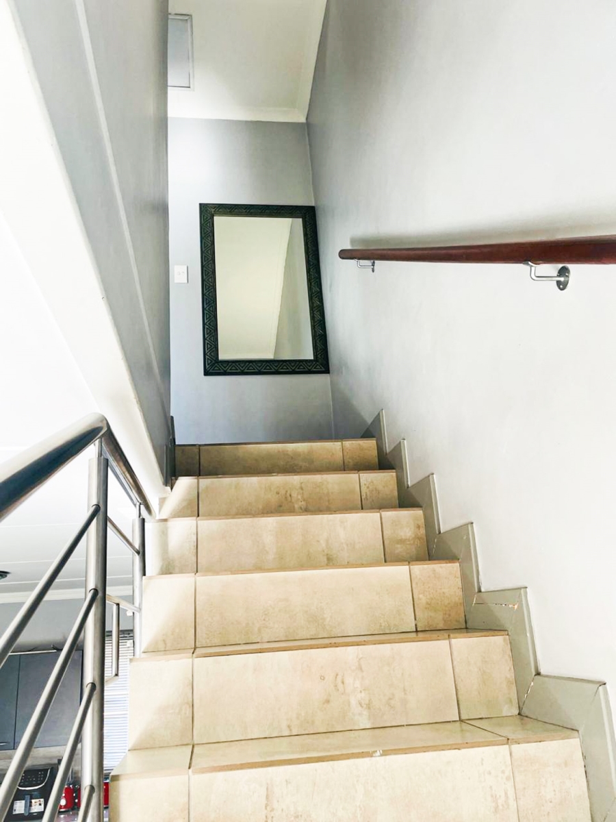 2 Bedroom Property for Sale in Blue Hills AH Gauteng