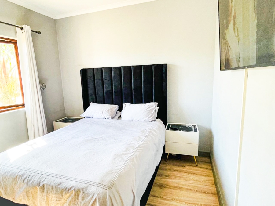 2 Bedroom Property for Sale in Blue Hills AH Gauteng