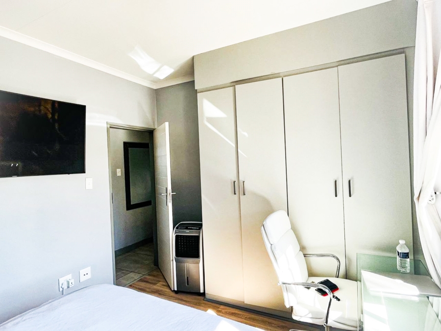 2 Bedroom Property for Sale in Blue Hills AH Gauteng