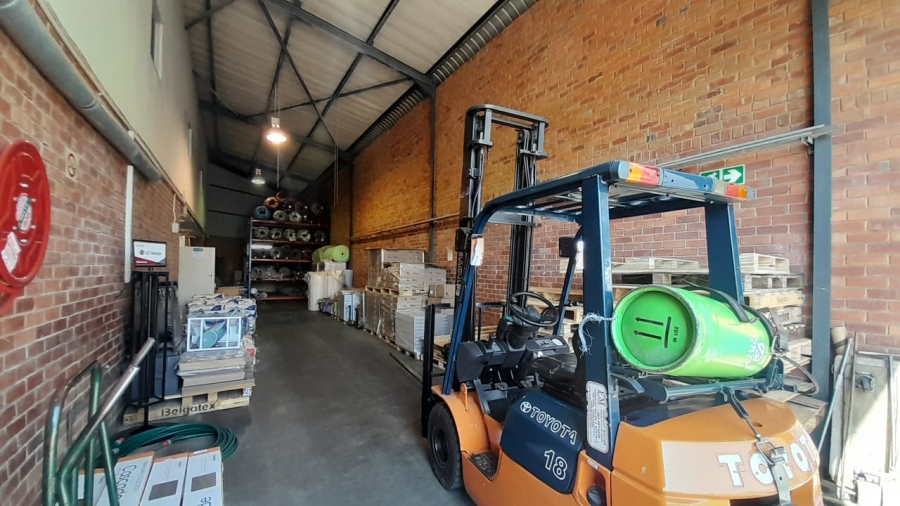 To Let commercial Property for Rent in Rooihuiskraal Gauteng