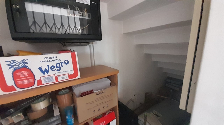 To Let commercial Property for Rent in Rooihuiskraal Gauteng