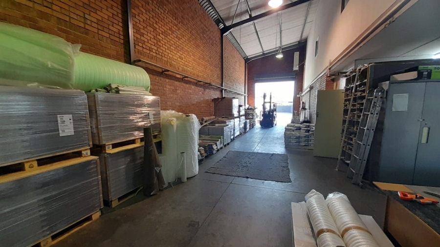 To Let commercial Property for Rent in Rooihuiskraal Gauteng
