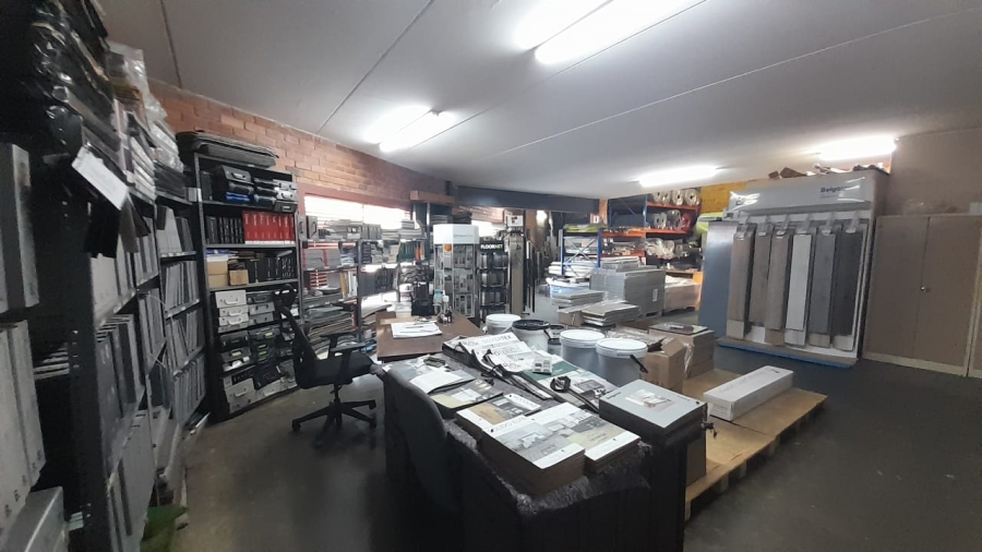 To Let commercial Property for Rent in Rooihuiskraal Gauteng