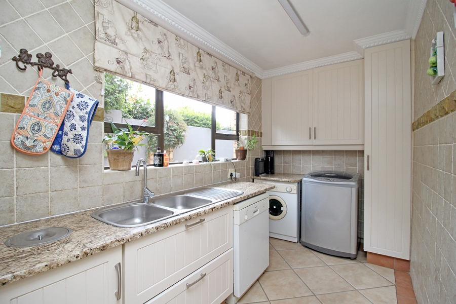 5 Bedroom Property for Sale in Thornhill Estate Gauteng