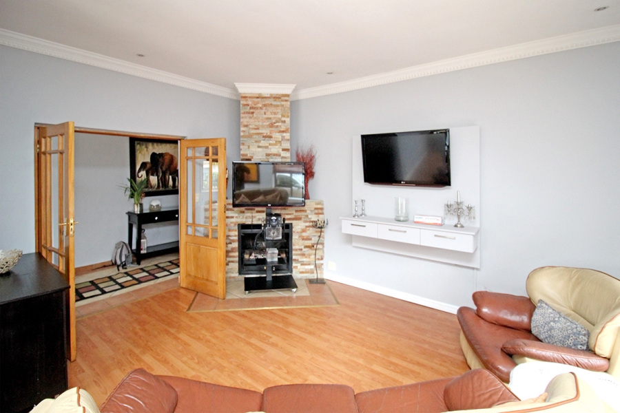 5 Bedroom Property for Sale in Thornhill Estate Gauteng