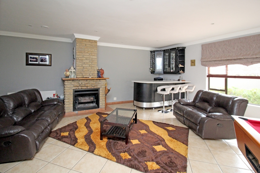 5 Bedroom Property for Sale in Thornhill Estate Gauteng