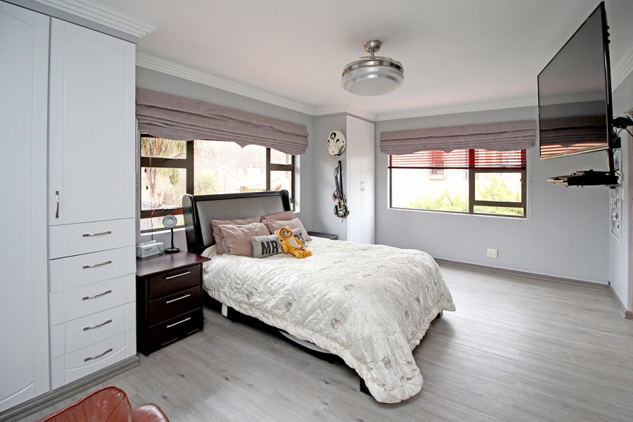 5 Bedroom Property for Sale in Thornhill Estate Gauteng
