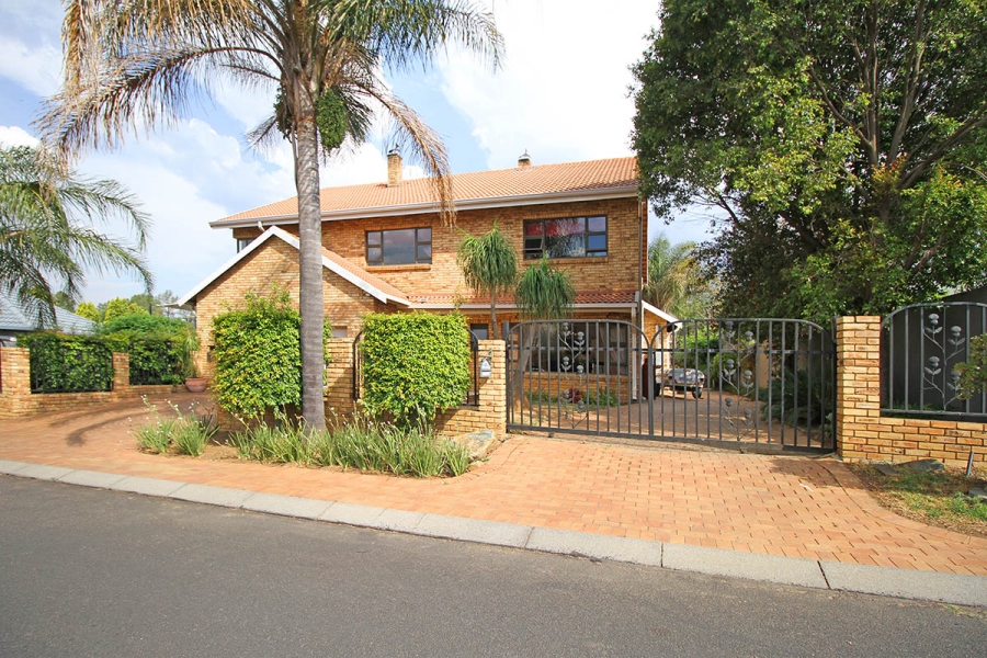 5 Bedroom Property for Sale in Thornhill Estate Gauteng