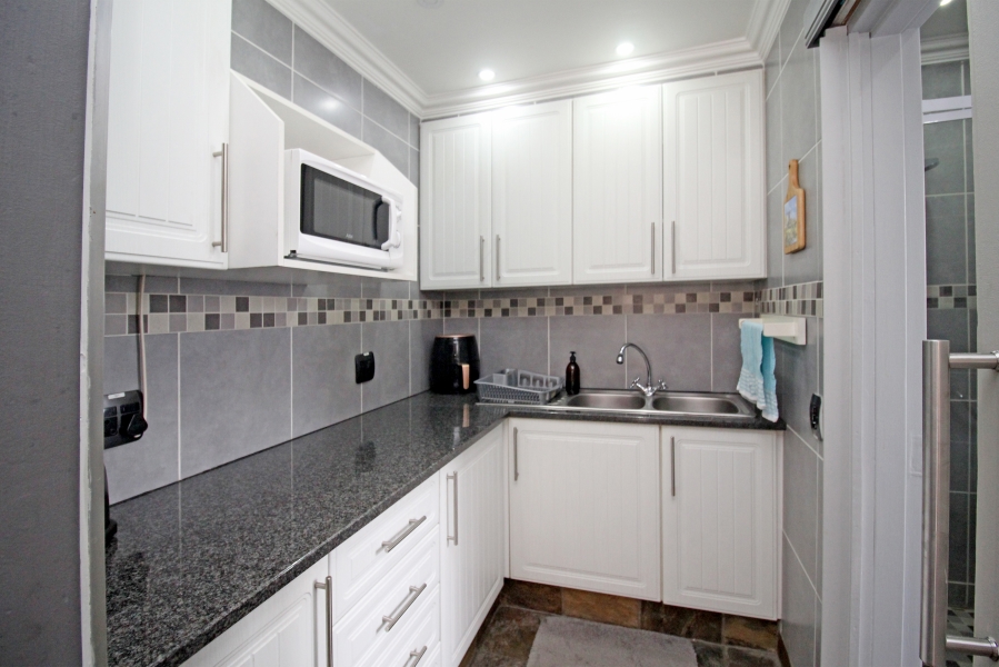 To Let 2 Bedroom Property for Rent in Sunninghill Gauteng