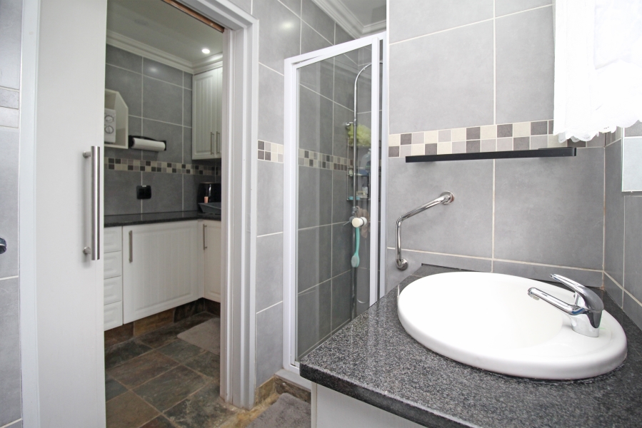 To Let 2 Bedroom Property for Rent in Sunninghill Gauteng