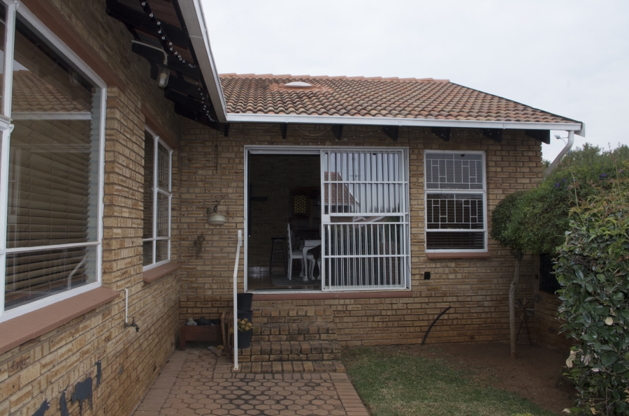 To Let 3 Bedroom Property for Rent in Noordheuwel Gauteng