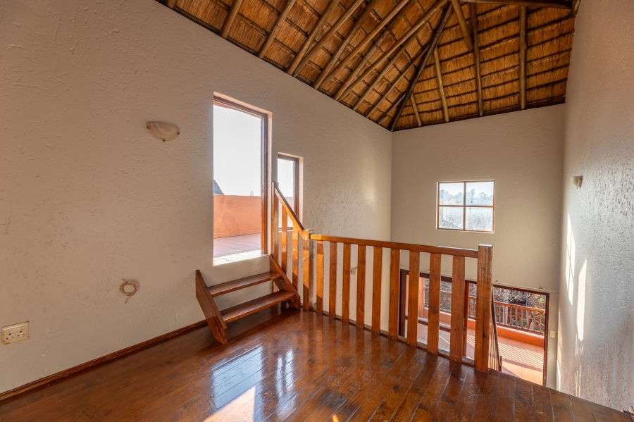 2 Bedroom Property for Sale in Sunninghill Gauteng