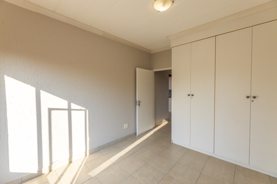 2 Bedroom Property for Sale in Sunninghill Gauteng
