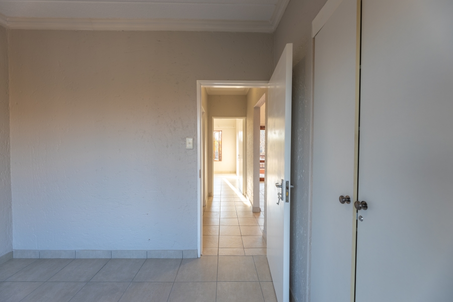 2 Bedroom Property for Sale in Sunninghill Gauteng