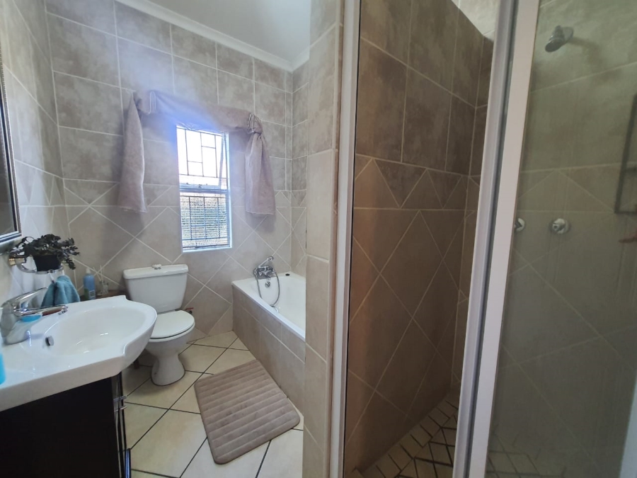 3 Bedroom Property for Sale in Vanderbijlpark SE 2 Gauteng