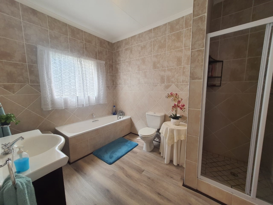 3 Bedroom Property for Sale in Vanderbijlpark SE 2 Gauteng