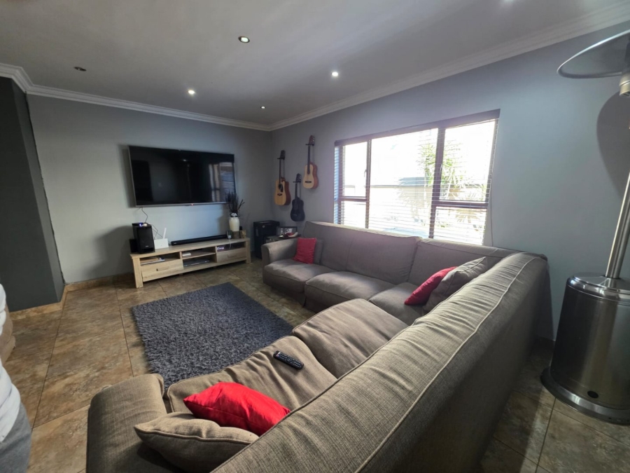 4 Bedroom Property for Sale in Vanderbijlpark SE 8 Gauteng