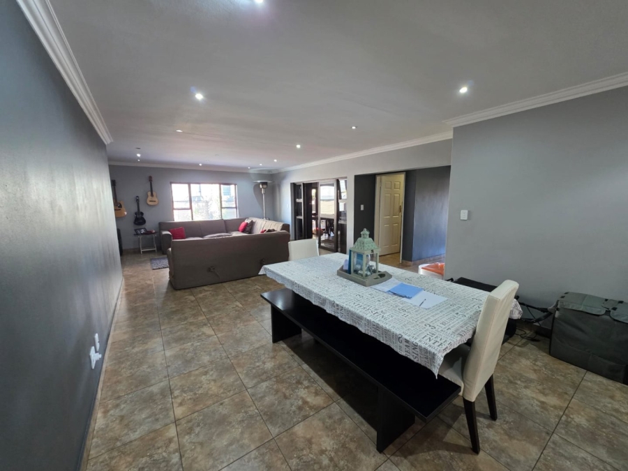 4 Bedroom Property for Sale in Vanderbijlpark SE 8 Gauteng