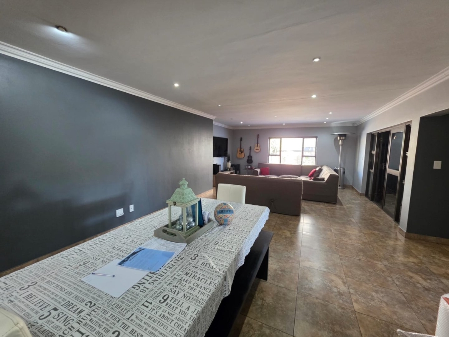 4 Bedroom Property for Sale in Vanderbijlpark SE 8 Gauteng