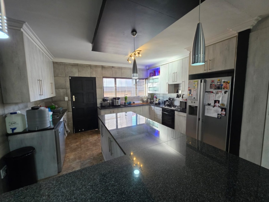 4 Bedroom Property for Sale in Vanderbijlpark SE 8 Gauteng