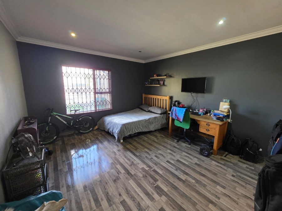 4 Bedroom Property for Sale in Vanderbijlpark SE 8 Gauteng