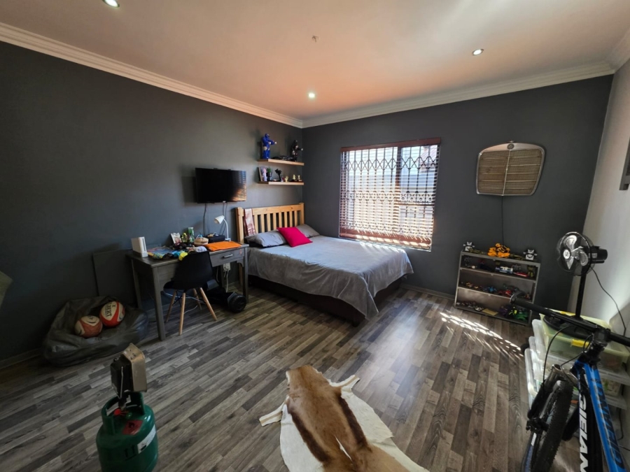4 Bedroom Property for Sale in Vanderbijlpark SE 8 Gauteng